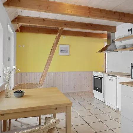 1 Bedroom Beautiful In דירה *
