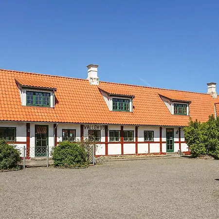 1 Bedroom Beautiful In Apartment